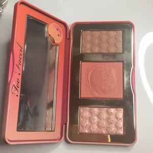 Too Faced Sweet peach glow